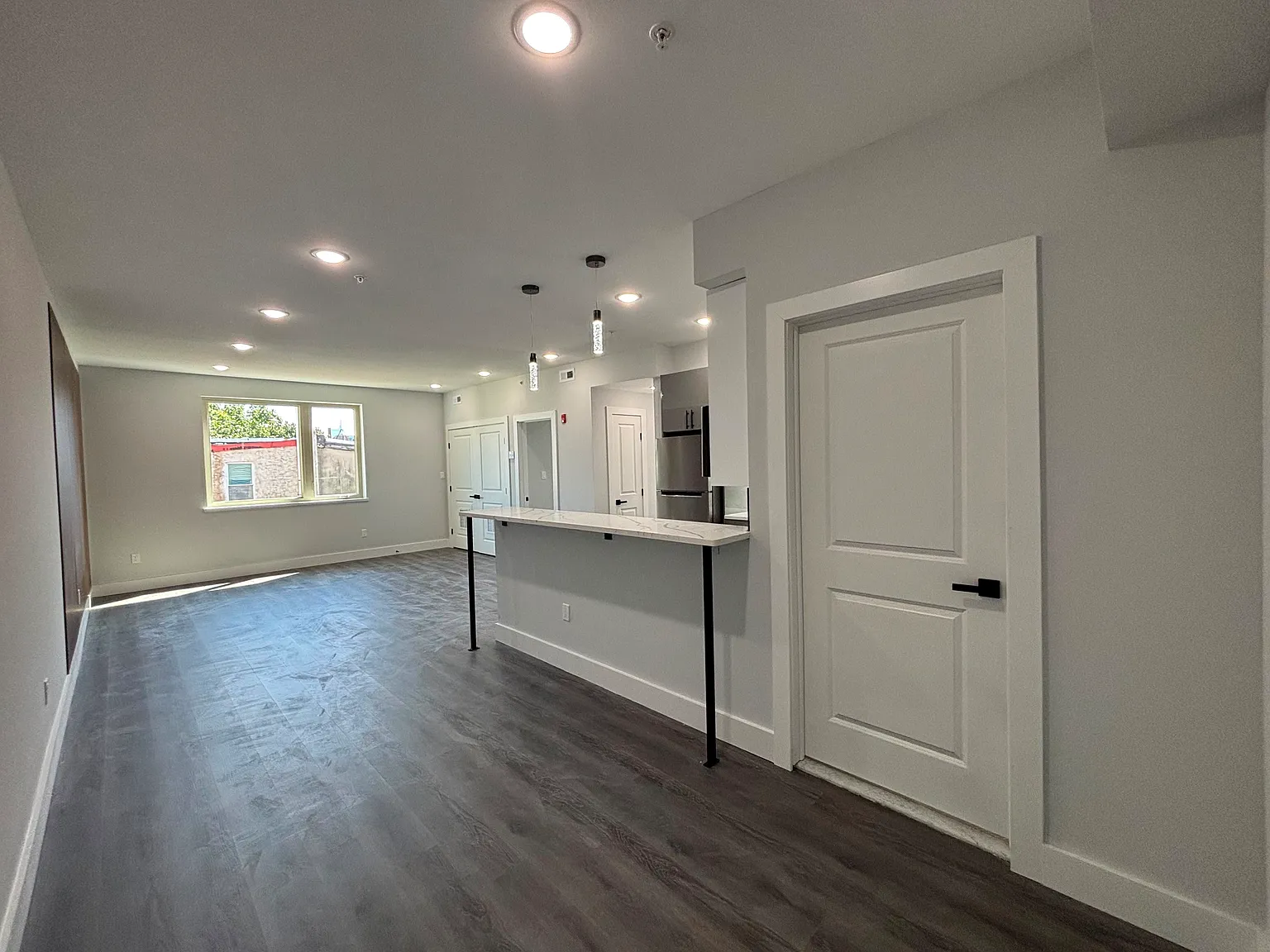 2 bed, 750 sqft, $1,800 — Photo 3