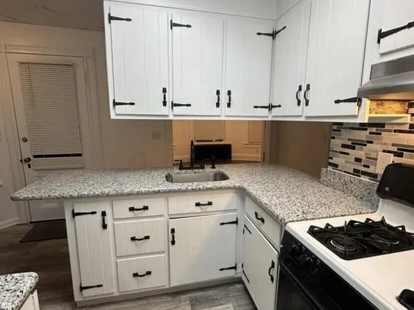 18 Canaan St Unit 1, Carbondale, PA 18407