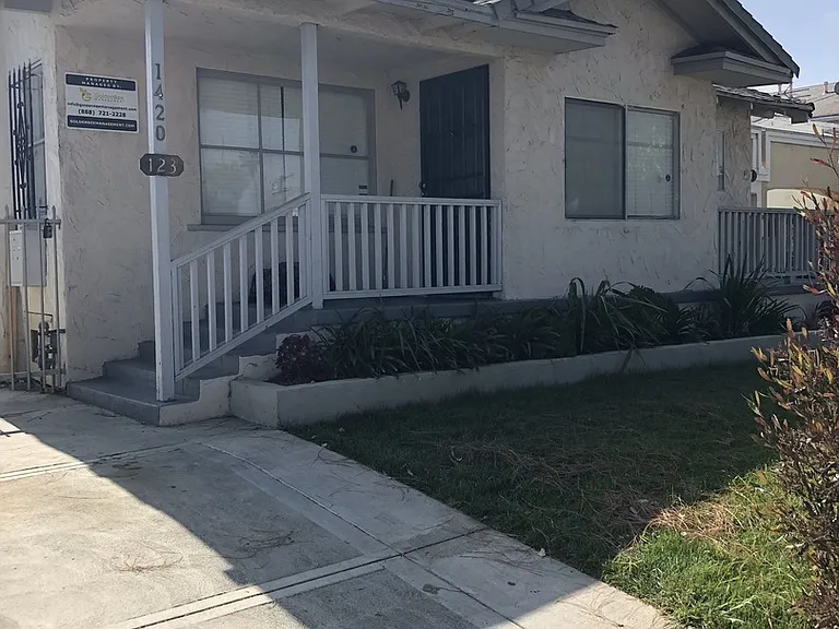1420 S Redondo Blvd — Photo 7