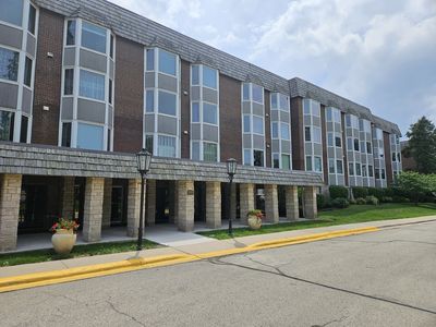 2400 Windsor Mall APT 1E, Park Ridge, IL, 60068