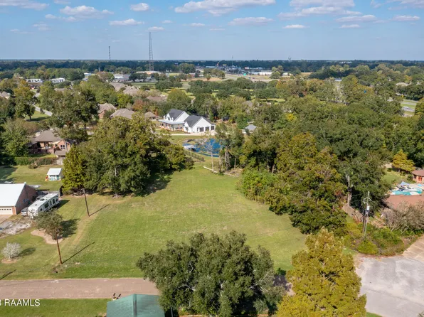 Hummingbird Ln, Sunset, LA 70584