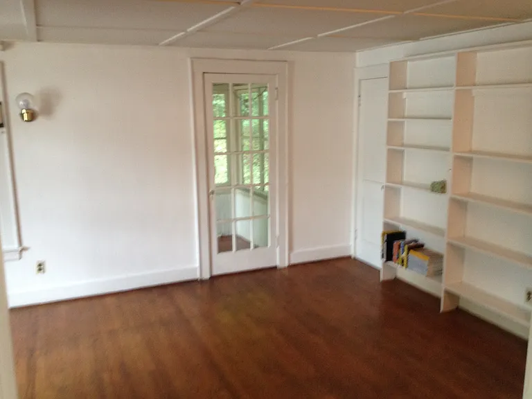 207 Linn St #2 — Photo 6