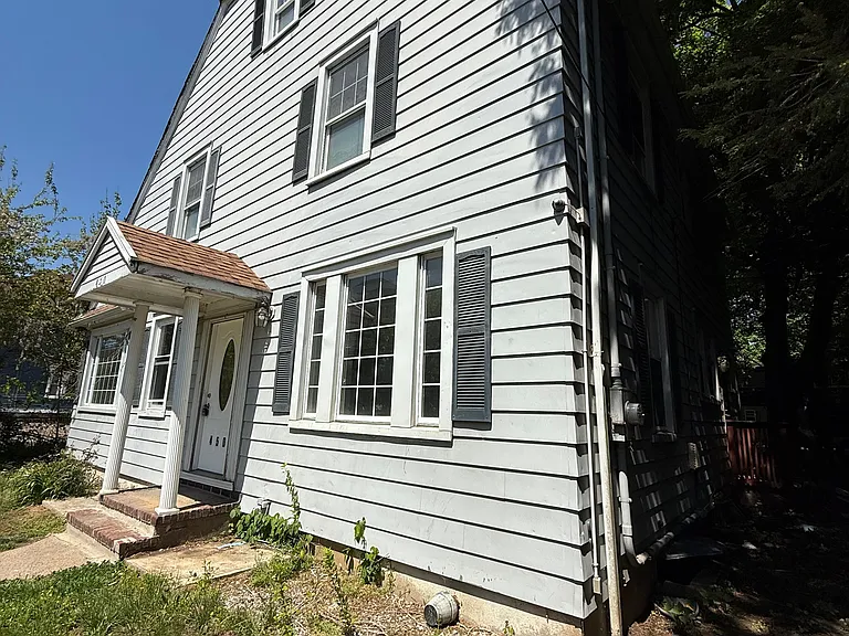 450 Rutherford Ave — Photo 22