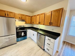 1 Orchard St #1B, Easthampton, MA 01027