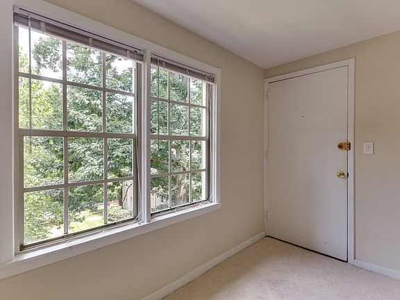 5th image of 802 S Arlington Mill Dr APT 304