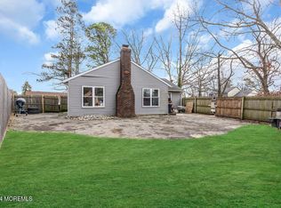 4 Commodore Ct, Barnegat, NJ 08005