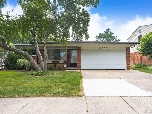 2050 Hempstead Dr, Troy, MI 48083