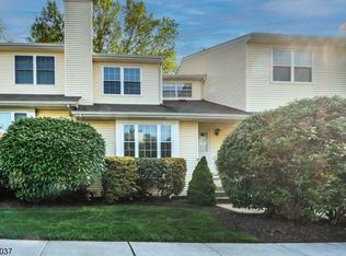 52 Freemont Ct, Somerset, NJ 08873