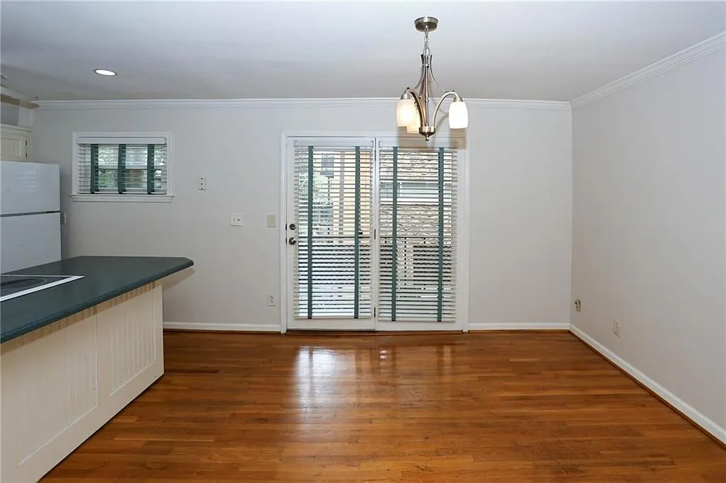2 bed, 1084 sqft, $1,750 — Photo 3
