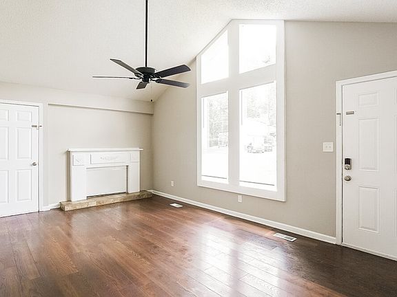 5th image of 3248 Larrabee Ln