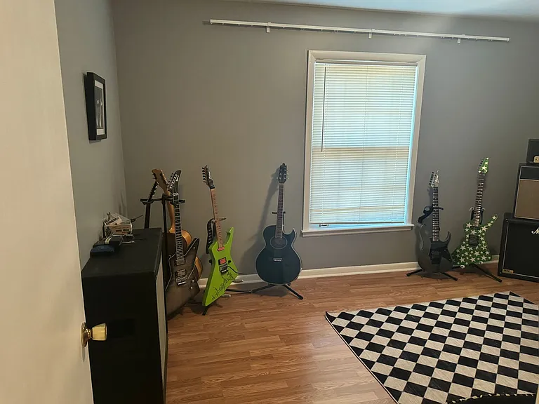 332 Lynn Dr — Photo 20