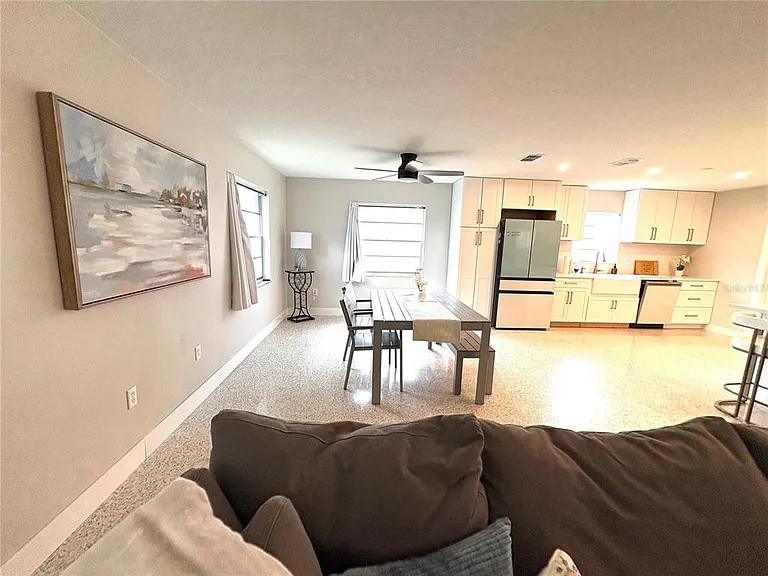 4704 Telfair Dr — Photo 4