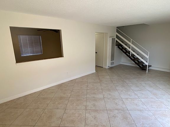 4th image of 263 Cabrillo St APT B