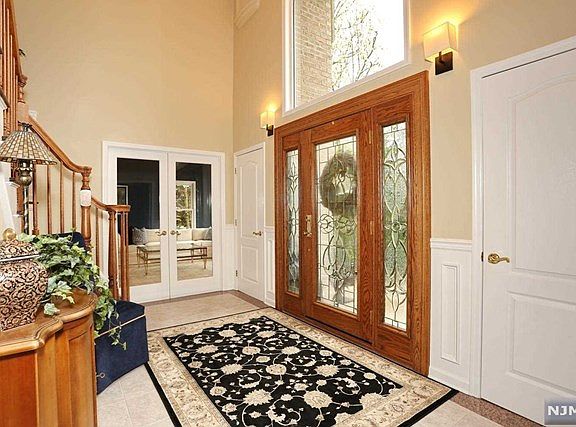 3rd image of 574 Gruman Ct