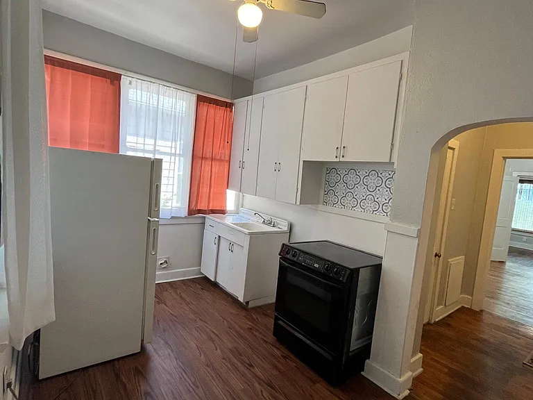 3705 W 12th St #2 — Photo 8