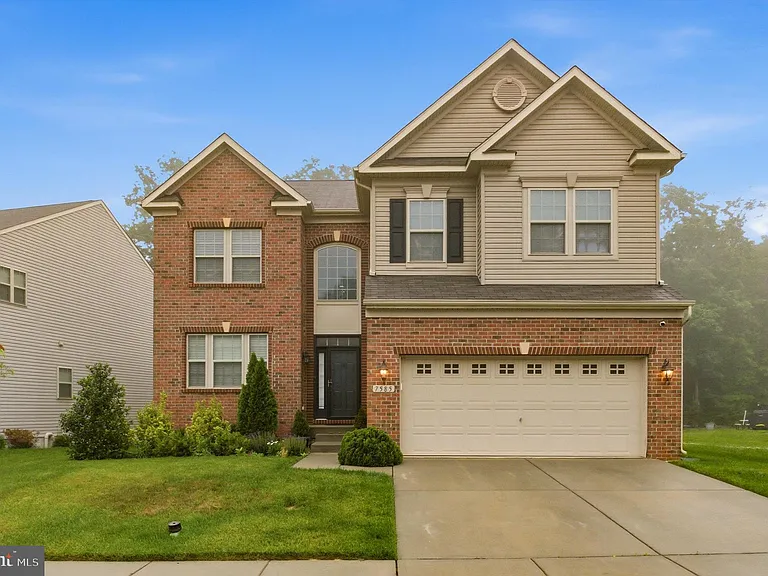 7585 Holly Ridge Dr — Photo 1