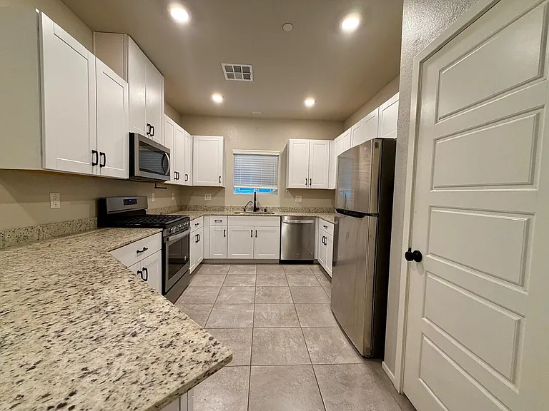7473 Garnet Moon St — Photo 18