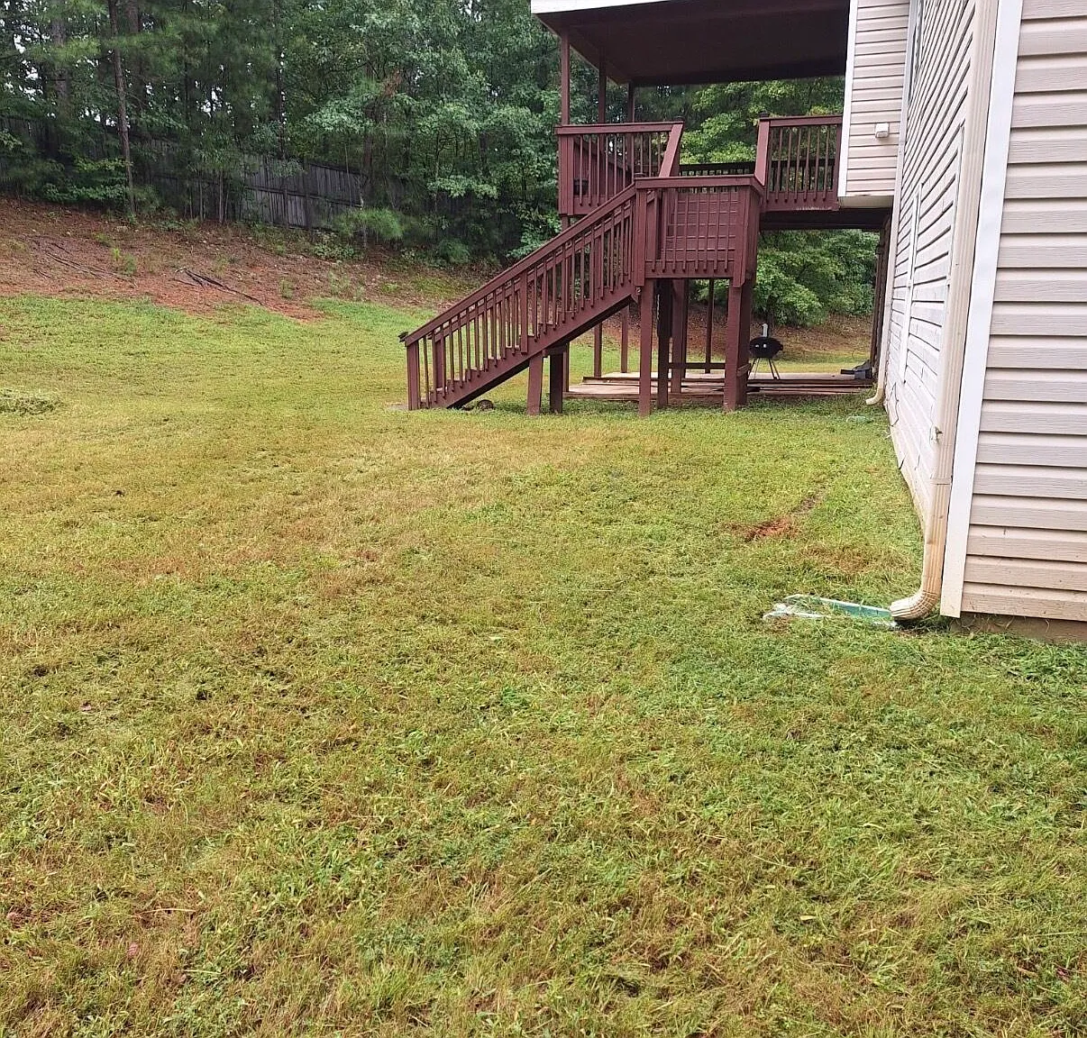 6 bed, 3.0 bath, 5874 sqft, $3,100 — Photo 2