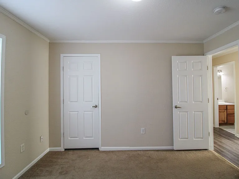 124 Meadows Ln — Photo 20