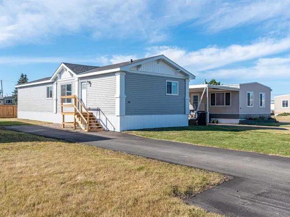 5308 57th St #96, Lloydminster, AB T9V 2A3