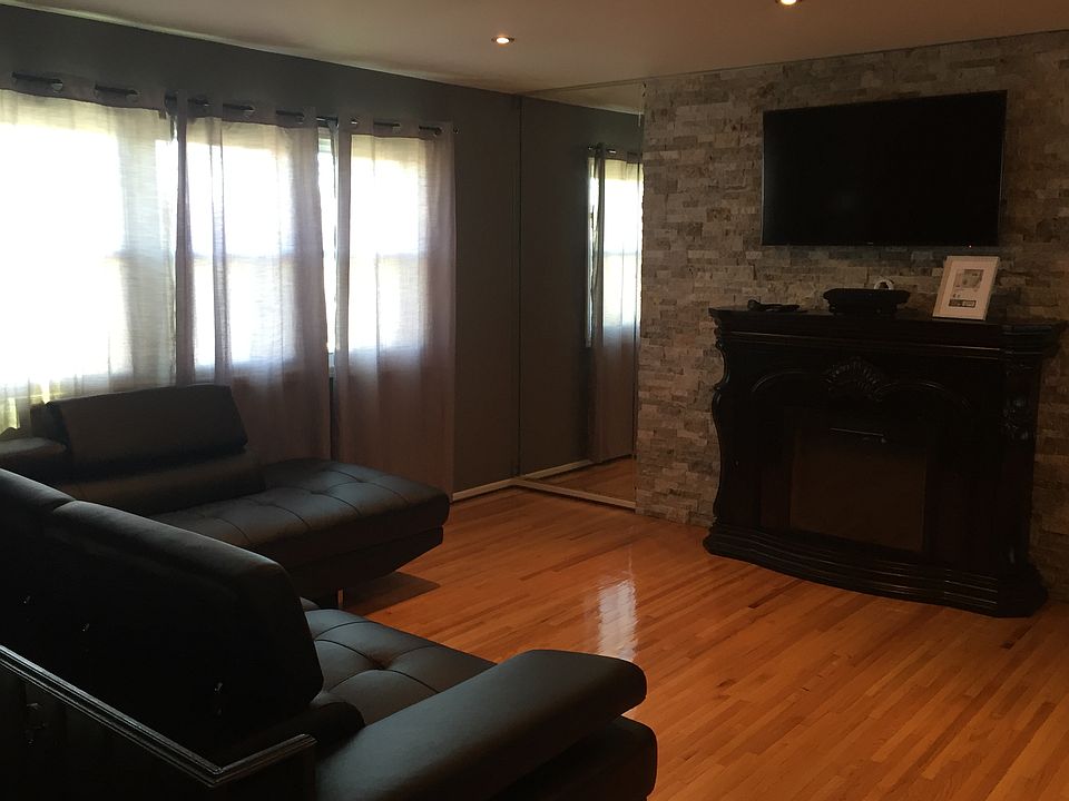 1st image of 1035 Essex Ave