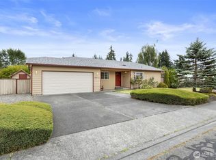 19842 Mosjon Cir NE, Poulsbo, WA 98370