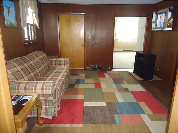 4th image of 1113 East Ave