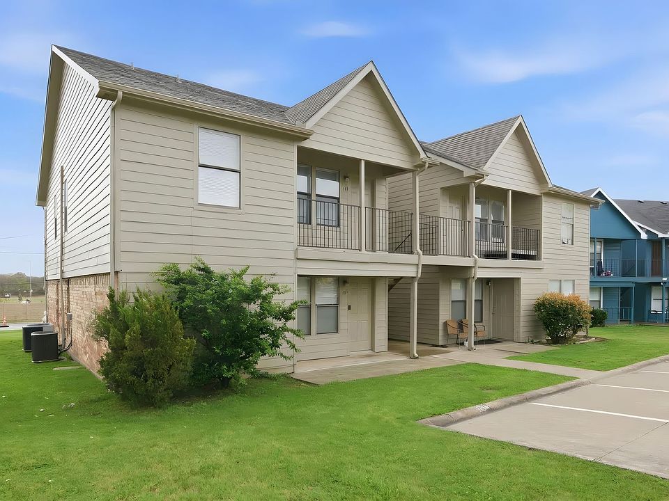 1st image of 319 Ware Dr