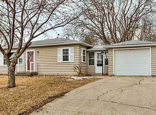 606 S 14th Ave W, Newton, IA 50208