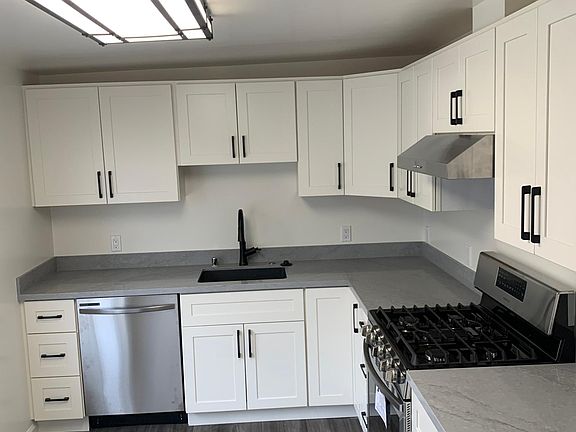 4th image of 1448 El Camino Real APT 5