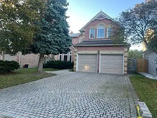 15 Heatherwood Cres