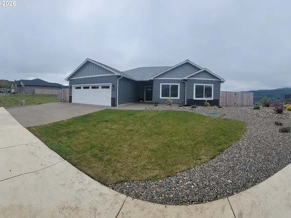 912 Medina Ave, Sutherlin, OR 97479