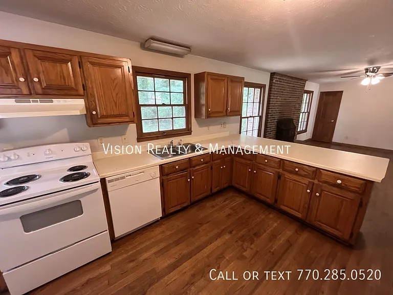 55 S Greenwood Dr — Photo 41