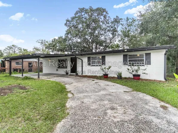 584 Madeira Dr, Orange Park, FL 32073