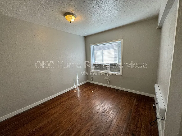 2820 NW 23rd St — Photo 10