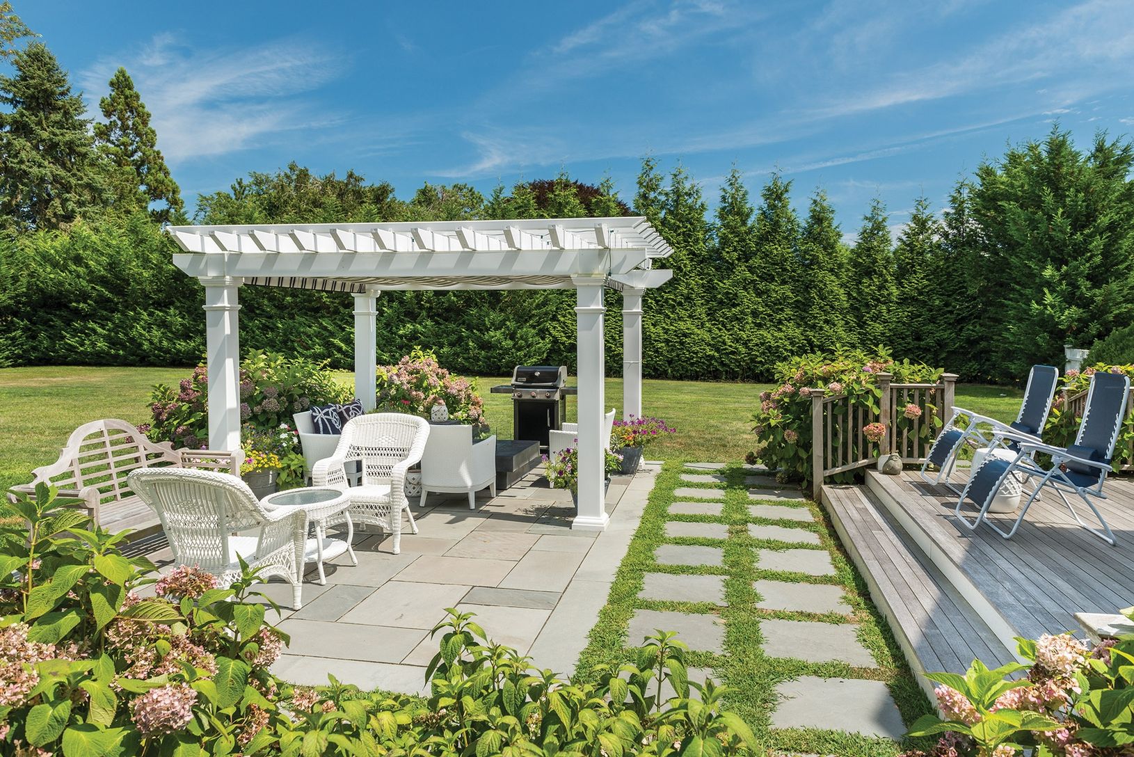  Plenty of outdoor seating areas 