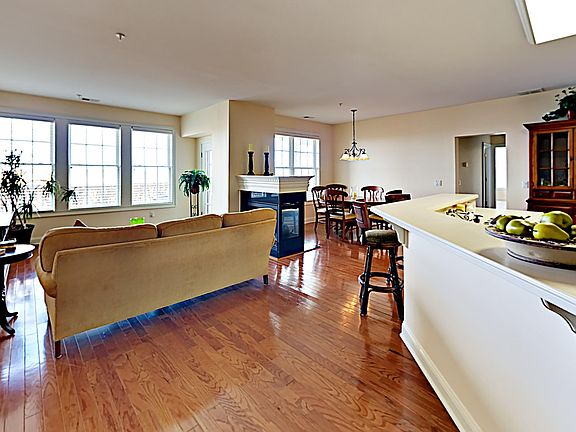 3rd image of 58 Golden Eye Ln