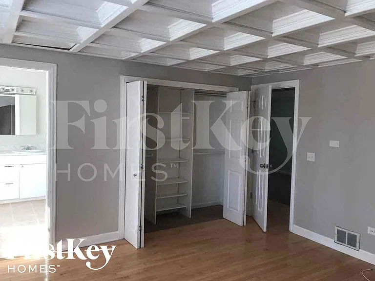 100 S Dilger Ave — Photo 10