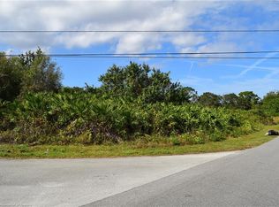 418 Lake August Dr, Lake Placid, FL 33852