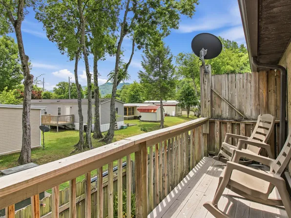 625 S Asbury Dr APT 11, Pigeon Forge, TN 37863