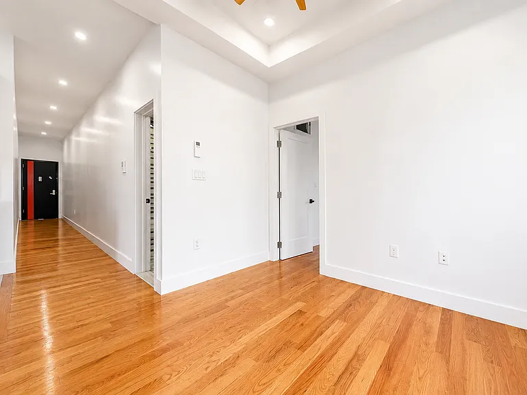 279 Kosciuszko St #401 — Photo 3
