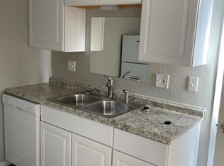 3037 SW Lydia Ave APT 102, Topeka, KS 66614