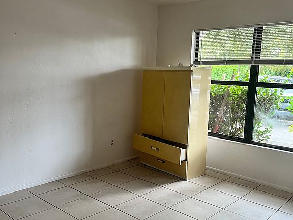 4th image of 4613 20th Ave SW Unit 9