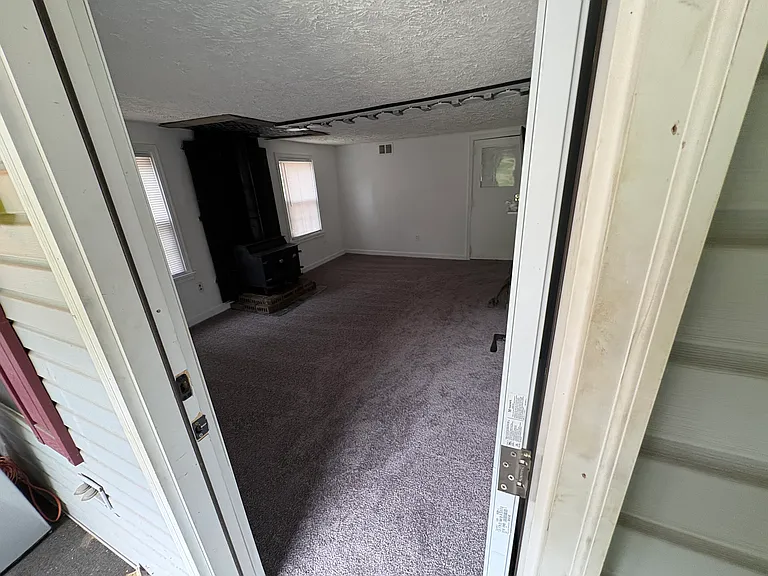 8925 Highland Rd — Photo 2