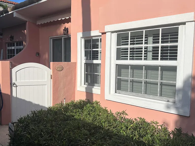 142 Peruvian Ave #101 — Photo 3