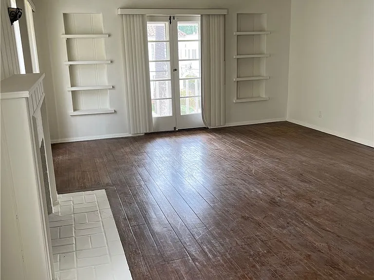 425 S Palm Dr — Photo 8