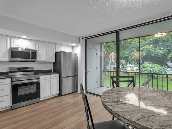 5190 Las Verdes Circle #214, Delray Beach, FL 33484