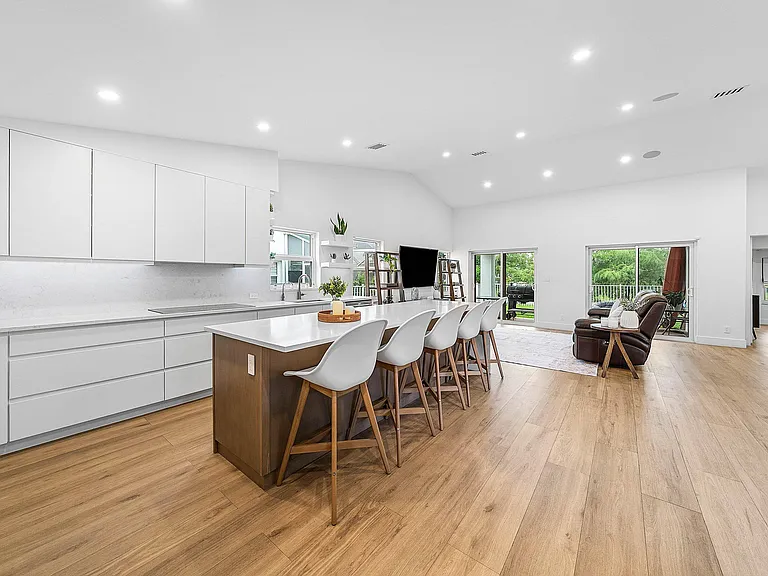 2721 Neaton Ct — Photo 9