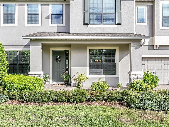 3rd image of 5618 Versailles Ln