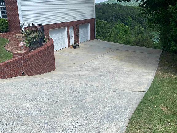 2nd image of 80 Ridgewood Ln